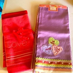 Set of 2.  (4 towels ) Kitchen Towels.